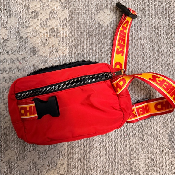 Red Chiefs Logo Clutch Wristlet - Picture 3 of 4